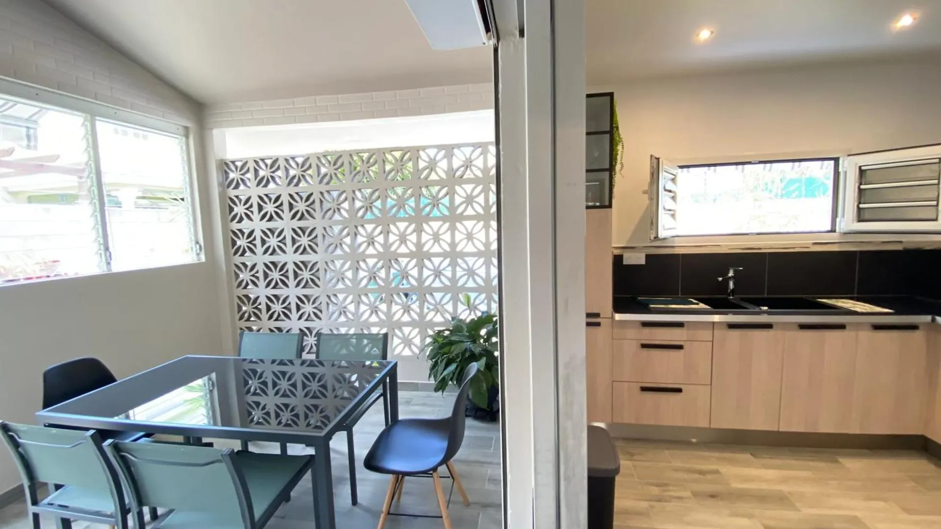 972M Beautiful Air-Conditioned Villa With Garden Le Carbet Martinique