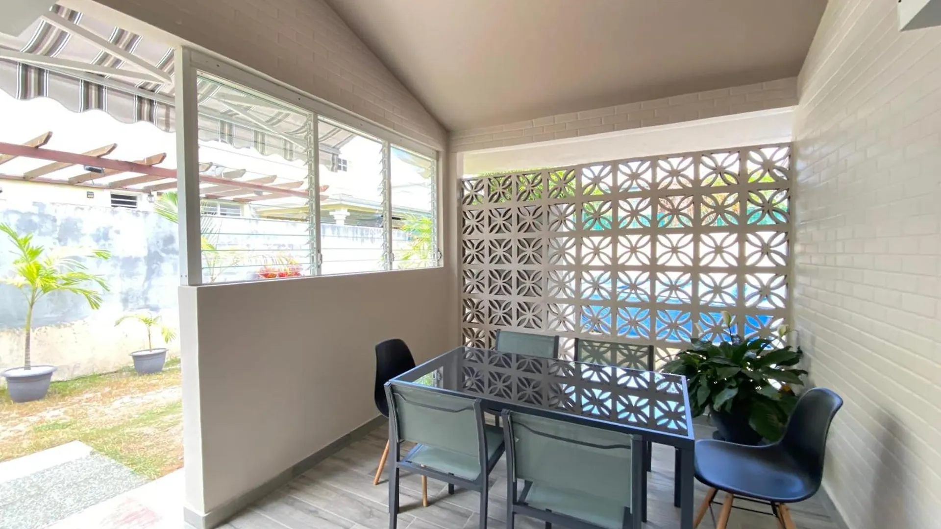 972M Beautiful Air-Conditioned Villa With Garden Le Carbet